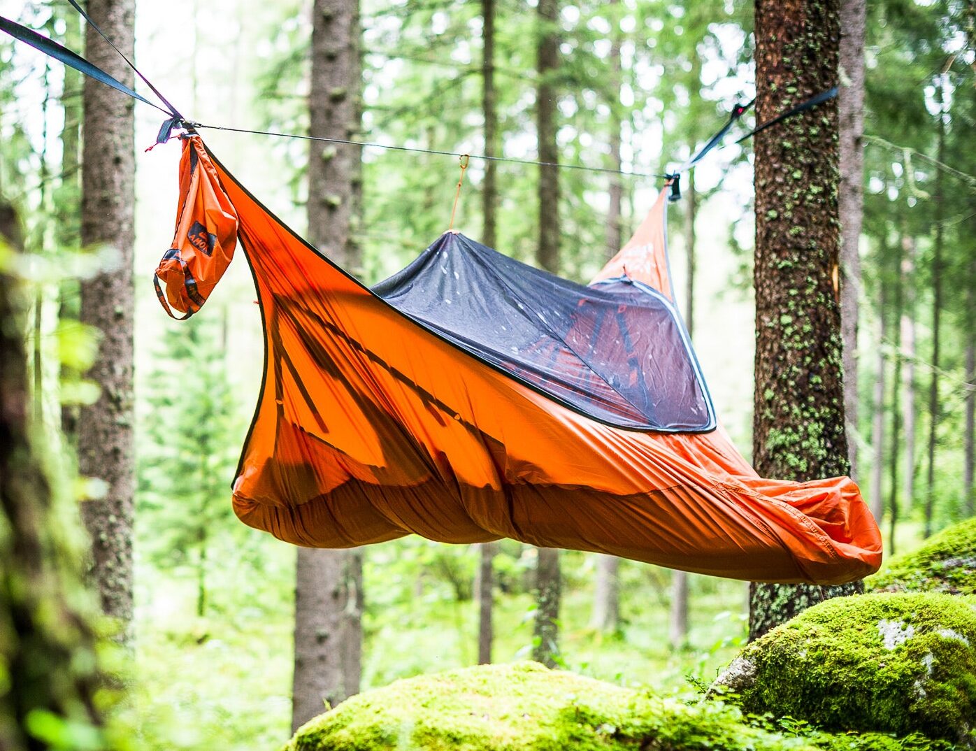 Get a deep, restful sleep and wake up refreshed with the Amok Draumr 5.0 Hammock