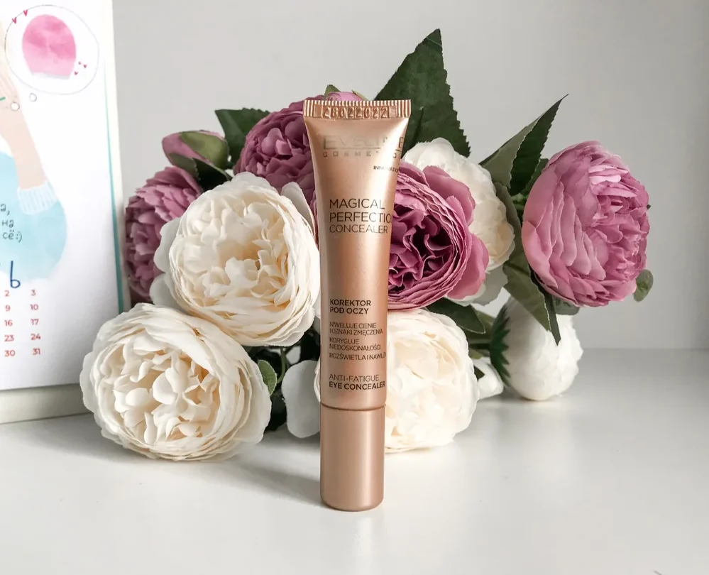 “Eveline Cosmetics Magical Perfection” Eye Concealer will conceal all the imperfections around your eyes