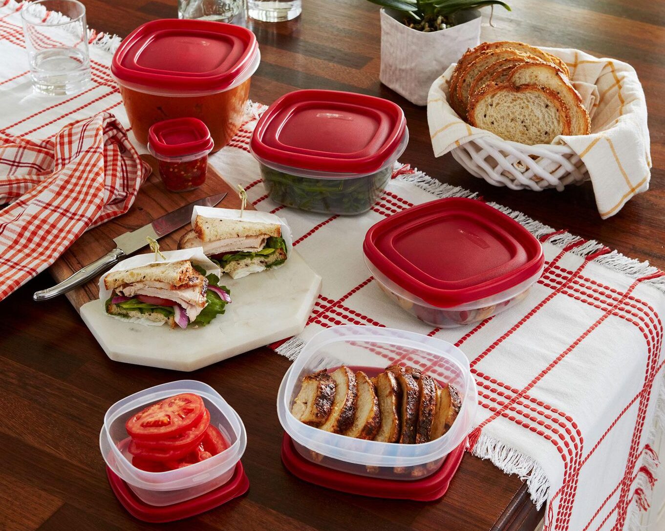 Rubbermaid Easy Find Lids Meal Prep Food Storage Containers