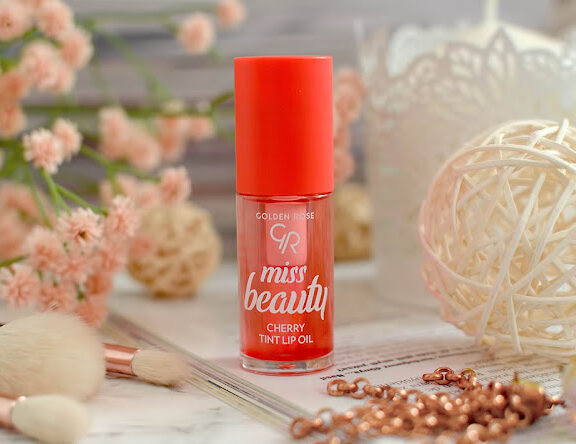 Enjoy A Flawless Smile With “Golden Rose Miss Beauty Tint Lip Oil”