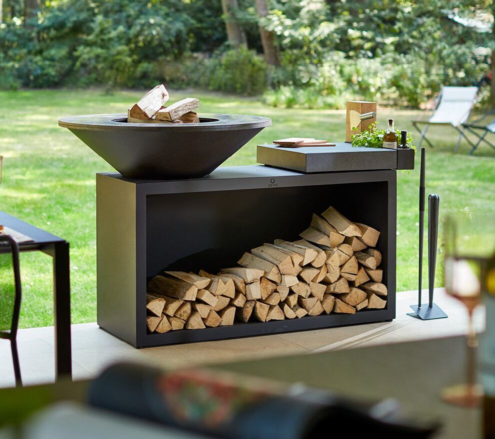 OFYR Island Black 85 Ceramic Dark Grey cooking unit with wood storage