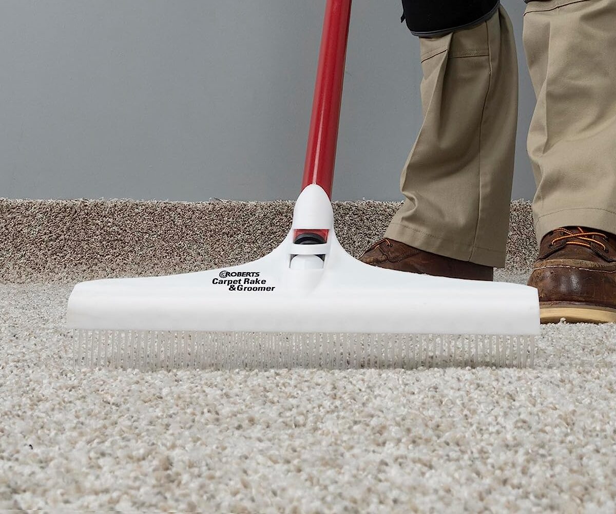 Deep-Clean Your Carpet and Give It a New, Fluffy Look with ROBERTS Carpet Rake & Groomer
