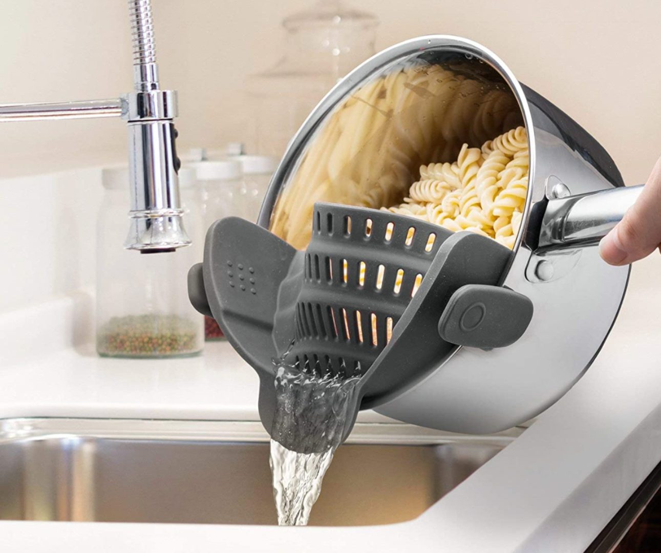 Kitchen Gizmo Snap N' Strain Silicone Clip- On Colander