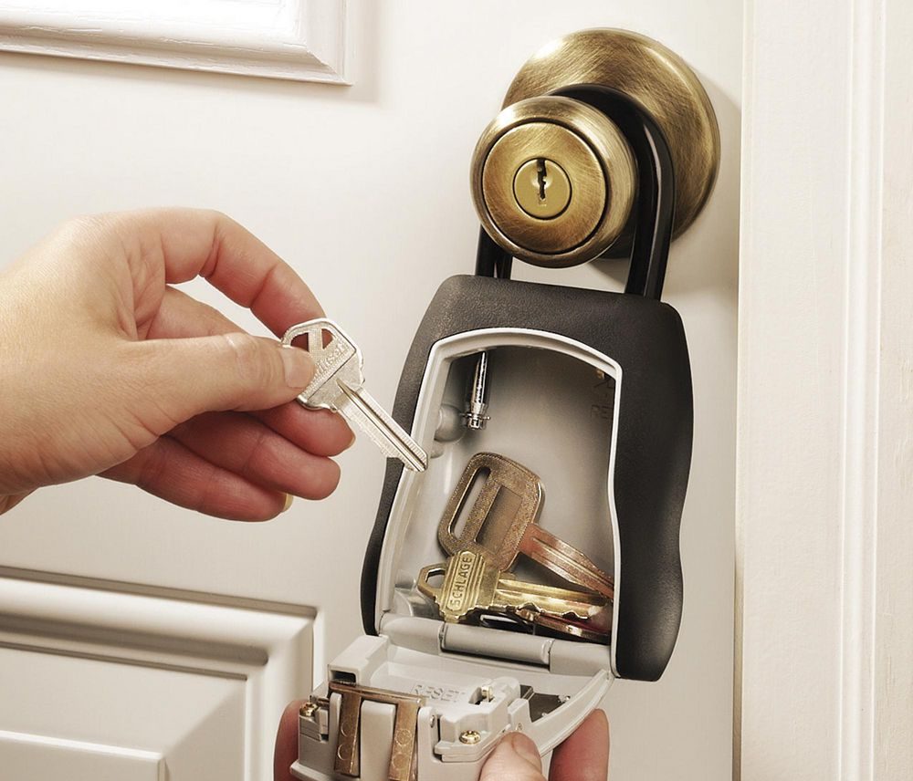 Master Lock 5400DAU Key Safe Portable Keyed Black