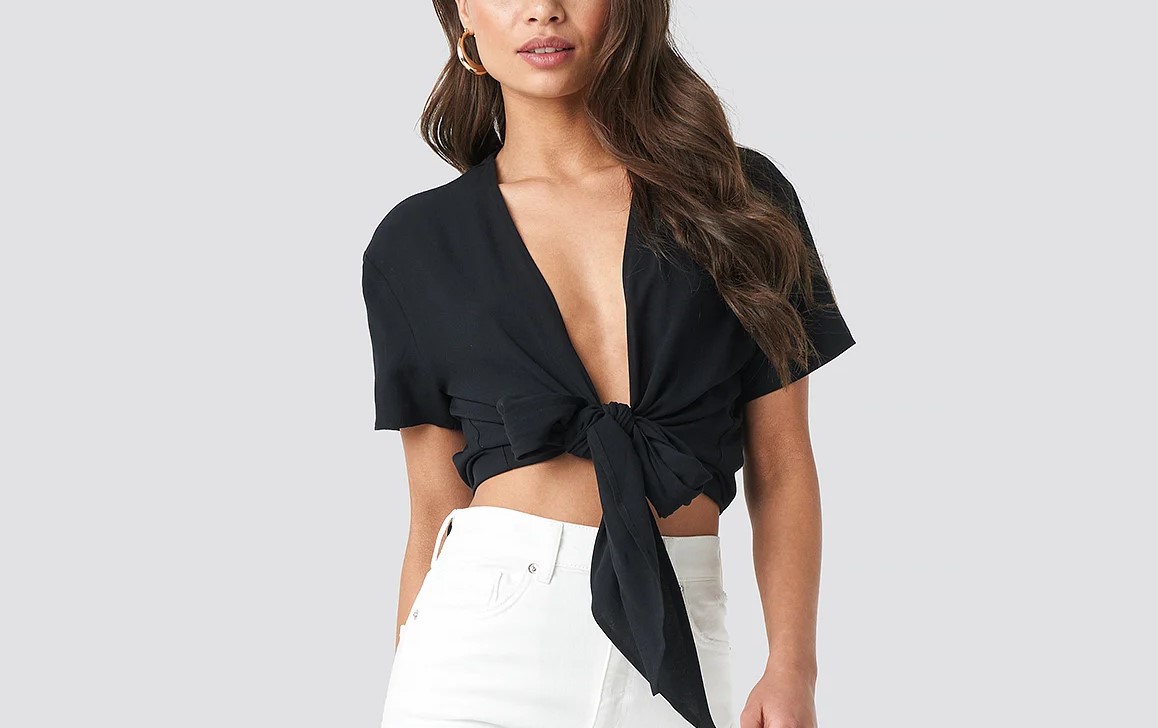 WDIRARA Women's Short Sleeve Deep V Neck Tie Front Basic Solid Crop Top